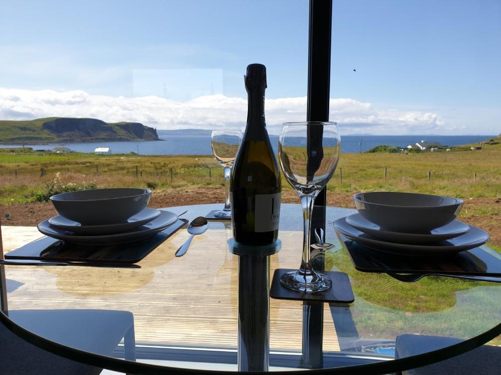 Flora'S Cliff View Villa Kilmuir  Eksteriør billede