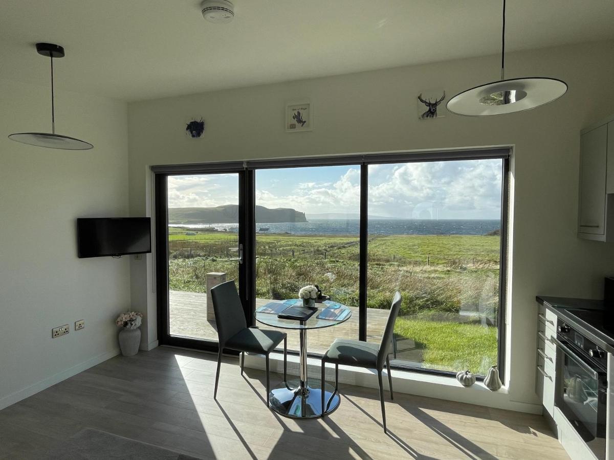 Flora'S Cliff View Villa Kilmuir  Eksteriør billede